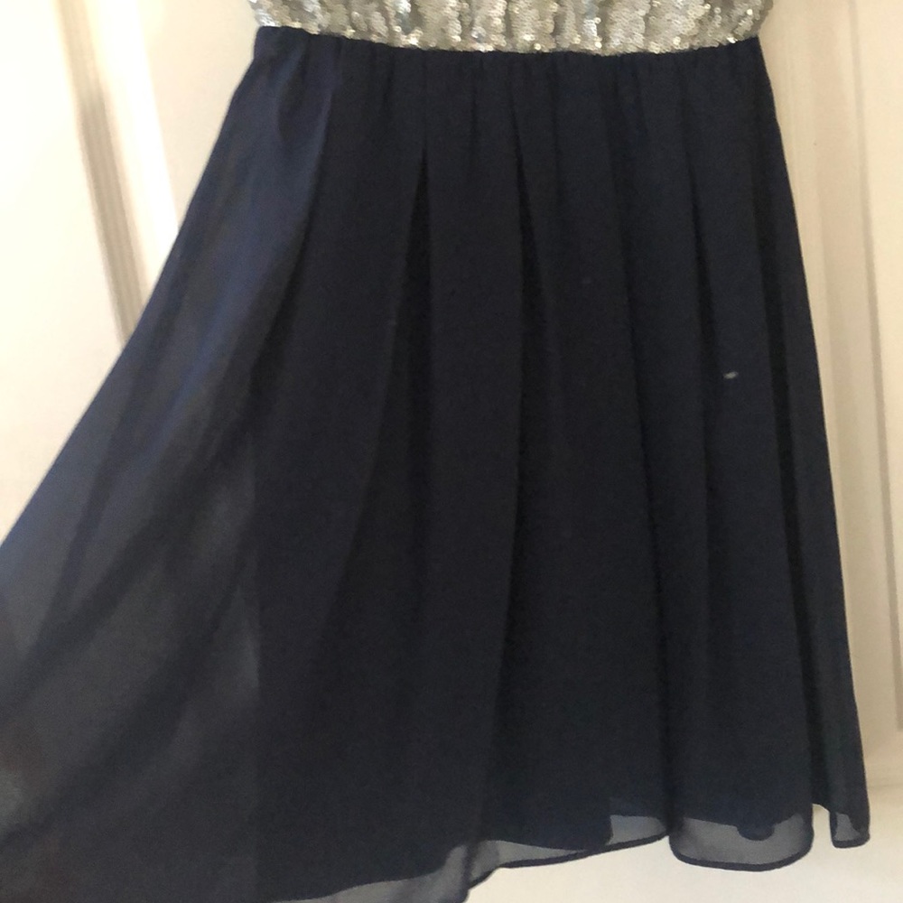 Dress - Picture 3 of 6